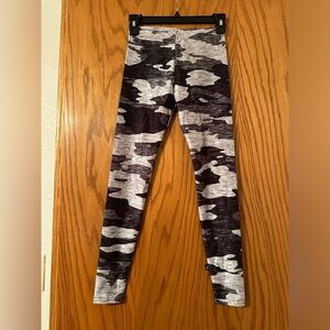 Terez Black & White Camo Leggings - NWT - Girls L